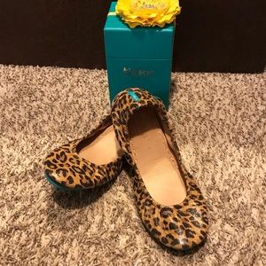 Leopard Tieks